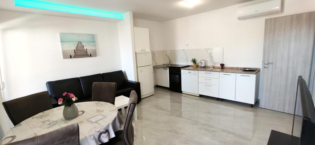 Apartment Dolores Makarska Buitenkant foto